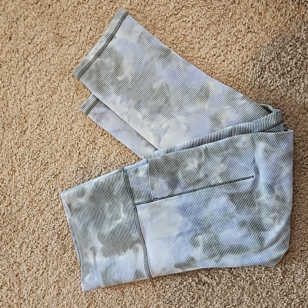 Athleta salutation stash pocket II capri- size medium
